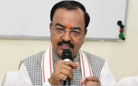 Lucknow: उप मुख्यमंत्री केशव प्रसाद मौर्य ने ग्रामीण विकास अधिकारियों को दिए सख्त निर्देश। 