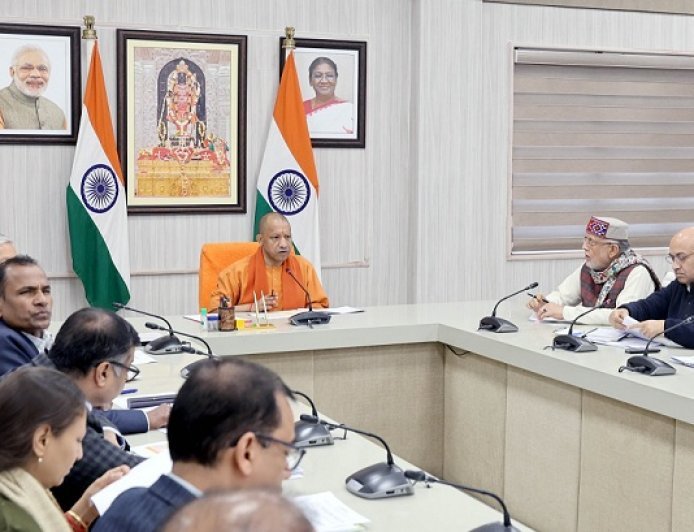 Lucknow: मुख्यमंत्री ने वित्त विभाग की समीक्षा की, सभी विभागों को बजट खर्च में तेजी लाने के दिये निर्देश। 