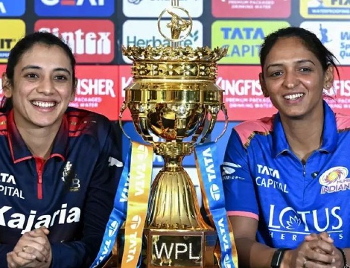 महिला प्रीमियर लीग 2026 का रोमांचक आगाज: नादिन डिक्लर्क की अंतिम ओवर में 18 रनों की विस्फोटक पारी से आरसीबी ने मुंबई इंडियंस को 3 विकेट से हराया। 