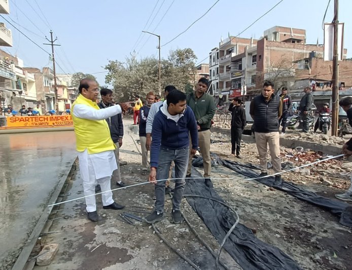 Kanpur : गोविंद नगर विधायक सुरेंद्र मैथानी ने सड़क निर्माण का किया आकस्मिक निरीक्षण