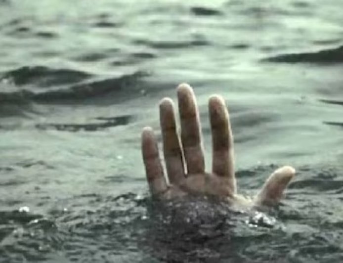 Pilibhit : पीलीभीत के रामलीला मैदान में प्रॉपर्टी डीलर का शव मिला, पुलिस ने आत्महत्या की आशंका जताई