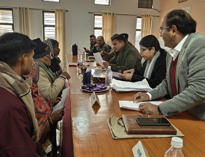 Hardoi: तहसील बिलग्राम में सम्पूर्ण समाधान दिवस: सीडीओ सान्या छाबड़ा ने अधिकारियों को दिए सख्त निर्देश। 