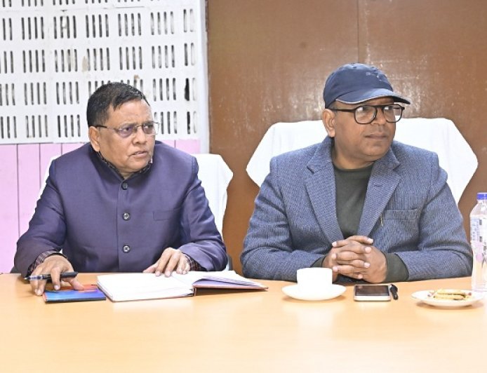 Ballia: व्यापारी संवाद कार्यक्रम का आयोजन, जीएसटी से जुड़ी समस्याओं पर हुई चर्चा। 