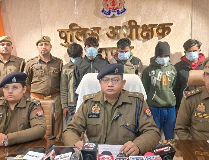 Hapur : बहादुरगढ़ पुलिस ने चोरी गिरोह का भंडाफोड़ किया, बाल अपचारी सहित छह गिरफ्तार, लाखों का माल बरामद