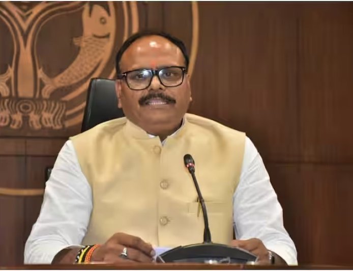 Hapur : उपमुख्यमंत्री बृजेश पाठक ने हापुड़ में पुलिस लाइन, जिला जेल और अस्पताल का किया निरीक्षण