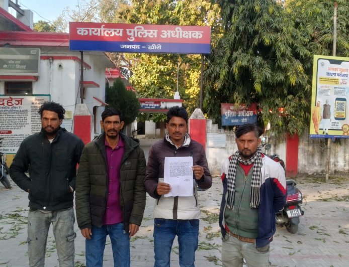 Lakhimpur : पुलिस लाइन में मजदूरों का शोषण: पुताई कार्य के बाद बकाया मजदूरी नहीं दी, ठेकेदार ने धमकी दी
