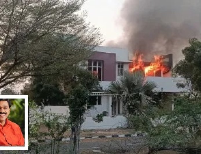 बल्लारी में भाजपा विधायक जी जनार्दन रेड्डी से जुड़े मॉडल हाउस में लगी आग, कांग्रेस विधायक के समर्थकों पर आगजनी का आरोप