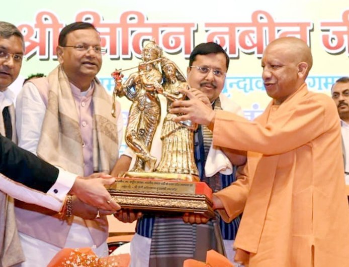 Mathura : मुख्यमंत्री ने भाजपा के राष्ट्रीय अध्यक्ष संग वृंदावन में सुनी ‘मन की बात’, कहा- युवा ऊर्जा के प्रतीक हैं नितिन नबीन