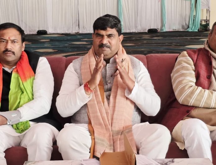 Barabanki : बाराबंकी में भाजपा ने 2027 चुनाव की तैयारियां तेज कीं, प्रदेश संगठन महामंत्री ने की तीन विधानसभाओं में बैठक