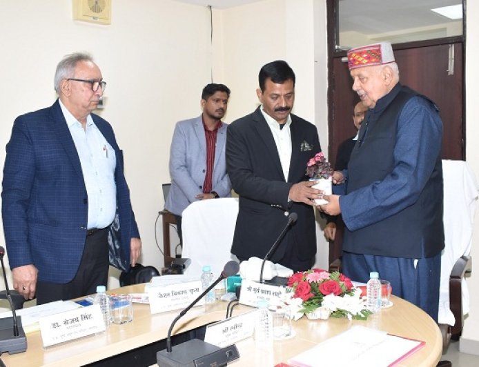 Lucknow: कृषि शोध का परिणाम खेतों में दिखे- मंत्री शाही ने उपकार की समीक्षा में दिए निर्देश। 