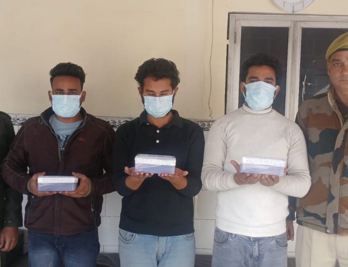 Hapur : हापुड़ में फर्जी जज और थाना प्रभारी बनकर दोस्त से ठगी, तीन आरोपी गिरफ्तार