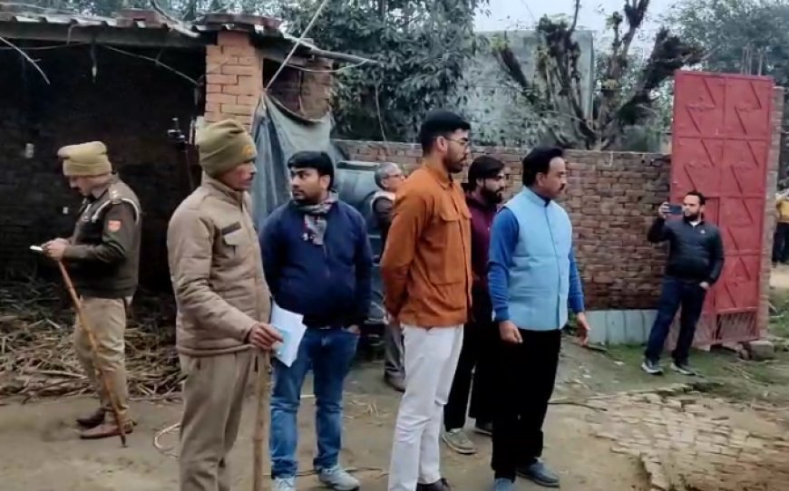 Sambhal : सम्भल में तालाब की जमीन से अवैध कब्जा हटाने की कार्रवाई, दो मकान ढहाए