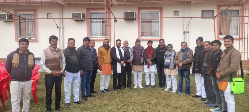 Hardoi : राष्ट्रीय स्वयं सेवक संघ शताब्दी वर्ष पर संडीला के इंडस्ट्रियल एरिया में विराट हिन्दू सम्मेलन की तैयारियों को लेकर बैठक