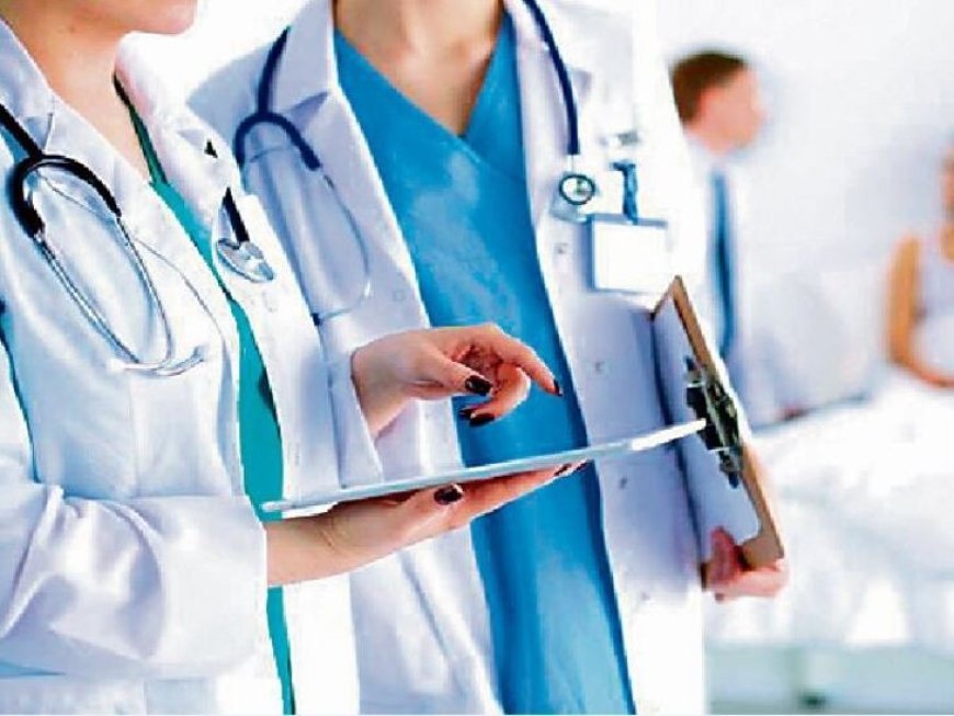 Lucknow : योगी सरकार चिकित्सा शिक्षा में देगी करीब 12 सौ नौकरियों की सौगात, वर्ष 2026 में राजकीय मेडिकल कॉलेजों में सहायक आचार्य के 1112 पदों पर होगी तैनाती