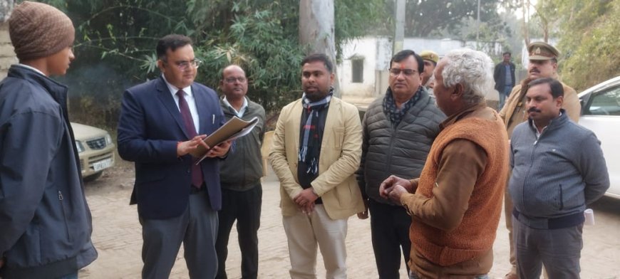 Bahraich : धान खरीद की धीमी रफ्तार पर डीएम की सख्ती, खुटेहना पीसीयू क्रय केंद्र का औचक निरीक्षण