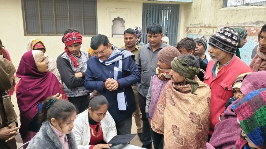 Hathras : हाथरस में हरि नेत्र चिकित्सालय में नेत्र शिविर: 155 मरीजों की जांच, 51 को मोतियाबिंद ऑपरेशन के लिए मथुरा भेजा