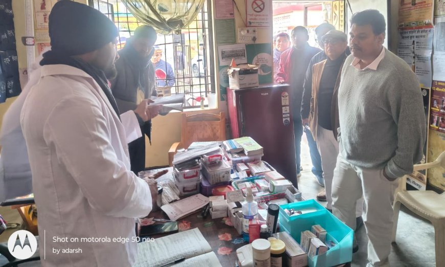 Sitapur : सीतापुर के पिसावां में आयुष्मान आरोग्य मंदिर का औचक निरीक्षण, कई कमियां मिलने पर कार्रवाई के आदेश