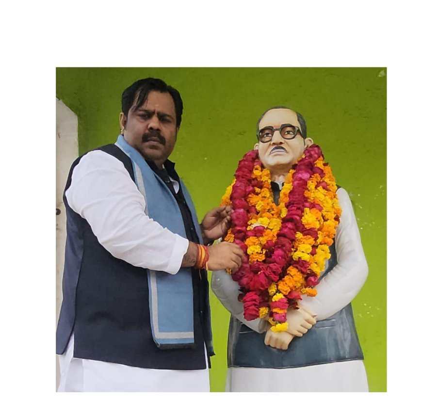 Sitapur : पूर्व मंत्री राजेंद्र कुमार गुप्ता की पुण्यतिथि पर अस्पताल में फल वितरण कर दी गई सच्ची श्रद्धांजलि