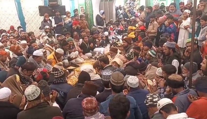 Sambhal: दादा मियां के मजार पर शांतिपूर्ण ढंग से संपन्न हुआ अख्तर हुसैन मियां का सालाना उर्स। 