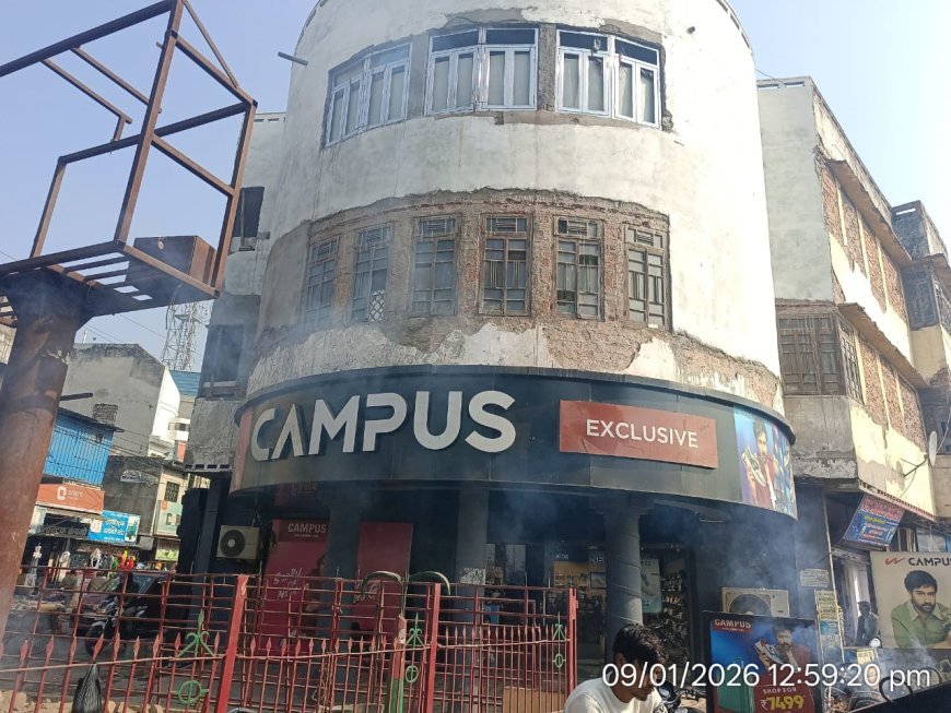 Sitapur : सीतापुर में नजूल भूमि पर बनी चर्चित लाल कपड़ा कोठी पर नगर पालिका ने कसा शिकंजा, जारी की नोटिस