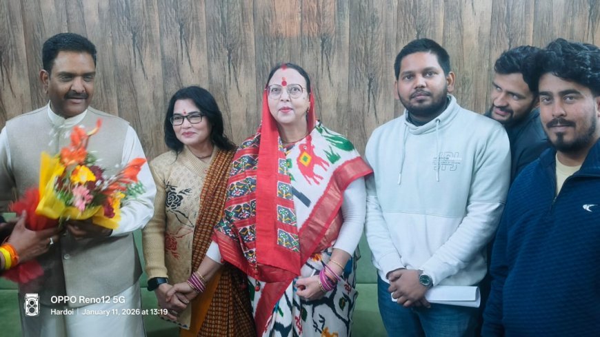 Hardoi : पुलिस कंप्यूटर ऑपरेटर भर्ती में आयु सीमा बढाने को लेकर मुख्यमंत्री को संबोधित ज्ञापन सौंपा