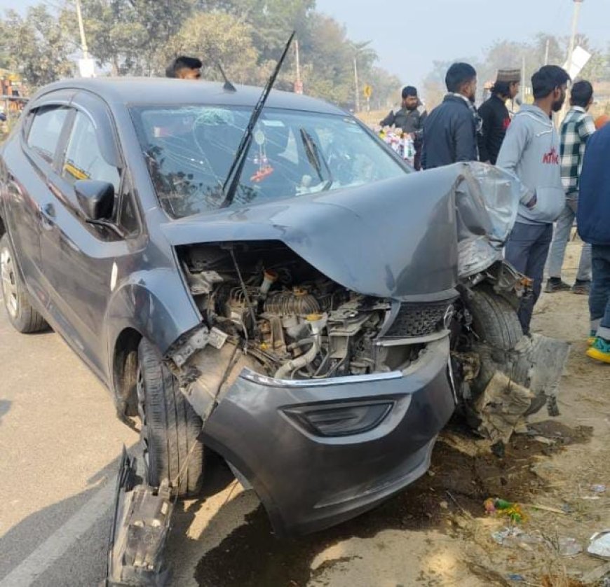 Sitapur : तेज रफ्तार कार पेड़ से टकराई, महिला की हालत गंभीर