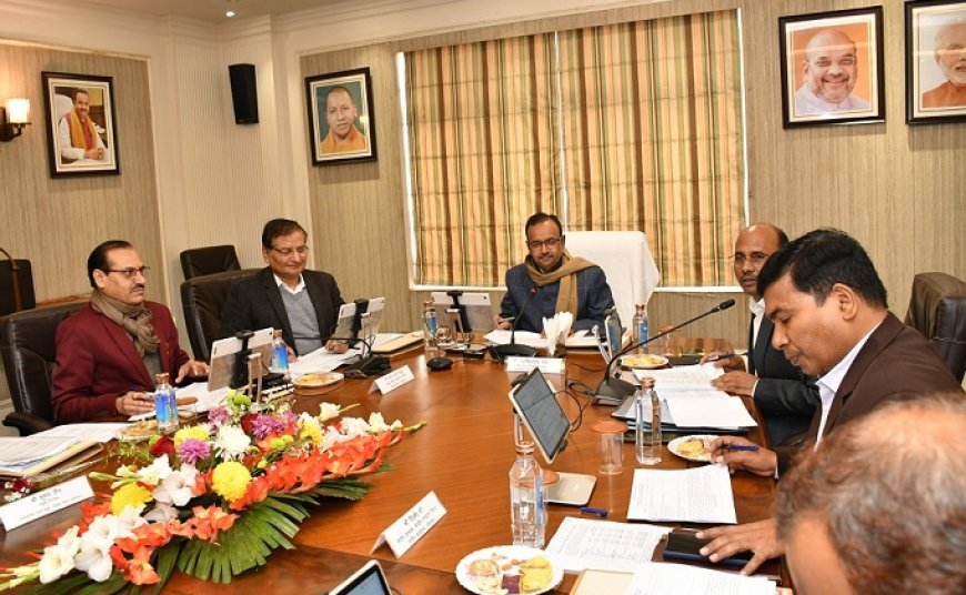 Lucknow: उत्तर प्रदेश राज्य भण्डारण निगम ने कमाए 91.90 करोड़ का रिकॉर्ड लाभ, जे.पी.एस. राठौर की अध्यक्षता में भण्डारण निगम की हुई बैठक।