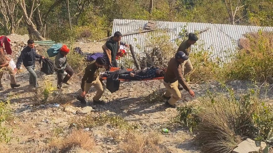 Mussoorie : मसूरी के कांडीखाल में कार खाई में गिरी, युवक की मौके पर मौत