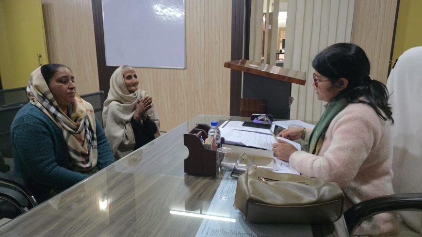 Bajpur : कनोरी ग्राम में चार एकड़ भूमि पर कब्जा हटाने की पीड़िता ने की मांग