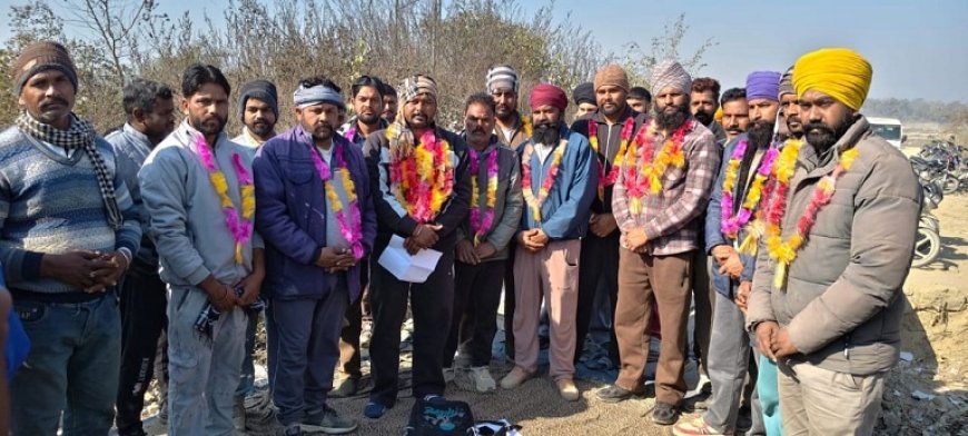 Bajpur: बंजारी गेट द्वितीय के अध्यक्ष सतनाम सिंह उपाध्यक्ष रनजीत सिंह सचिन हरकेश सिंह केशी वने। 