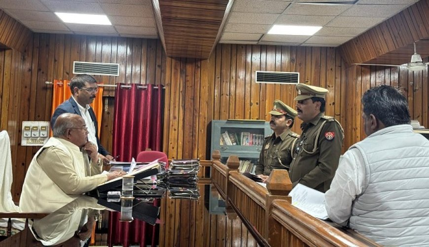 Lucknow: पिछड़ा वर्ग राज्य आयोग में 17 शिकायतों पर जनसुनवाई, अध्यक्ष राजेश वर्मा ने दिए त्वरित कार्रवाई के निर्देश। 