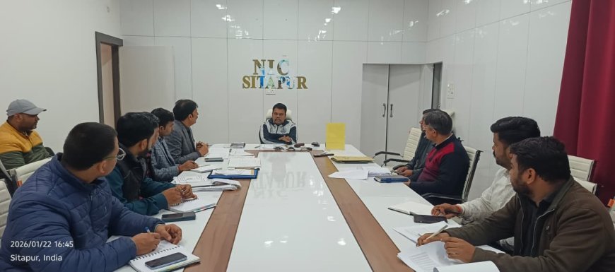 Sitapur : जल जीवन मिशन की पाइप पेयजल योजनाओं की समीक्षा बैठक, सड़कों की मरम्मत पर जोर