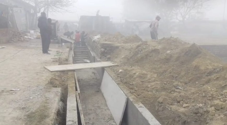 Sitapur : नगर पालिका मिश्रिख-नैमिषारण्य में नाला निर्माण में अनियमितताएं, प्रांकलन बोर्ड नहीं लगाया गया