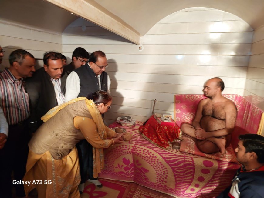 Hathras : हाथरस में आचार्य 108 नमोस्तु सागर जी महाराज का भव्य मंगल प्रवेश