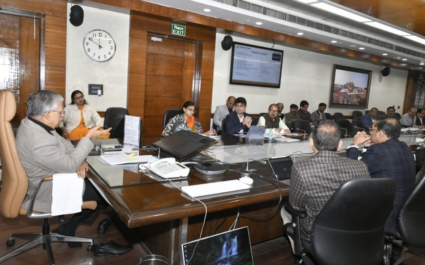 Lucknow : मुख्य सचिव की अध्यक्षता में आयोजित पीएमजी की बैठक में महत्वपूर्ण परियोजनाओं की विस्तृत समीक्षा की गई