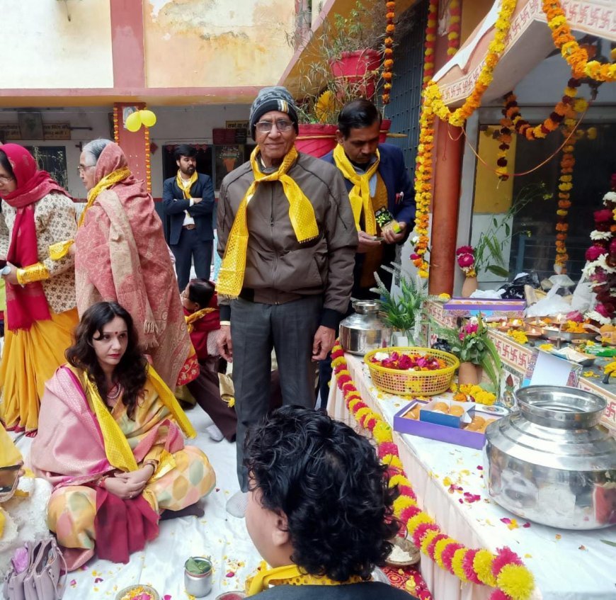 Agra : वसंत पंचमी पर श्री बाबूलाल गोयल सरस्वती विद्या मंदिर में विद्यारंभ संस्कार का भव्य आयोजन