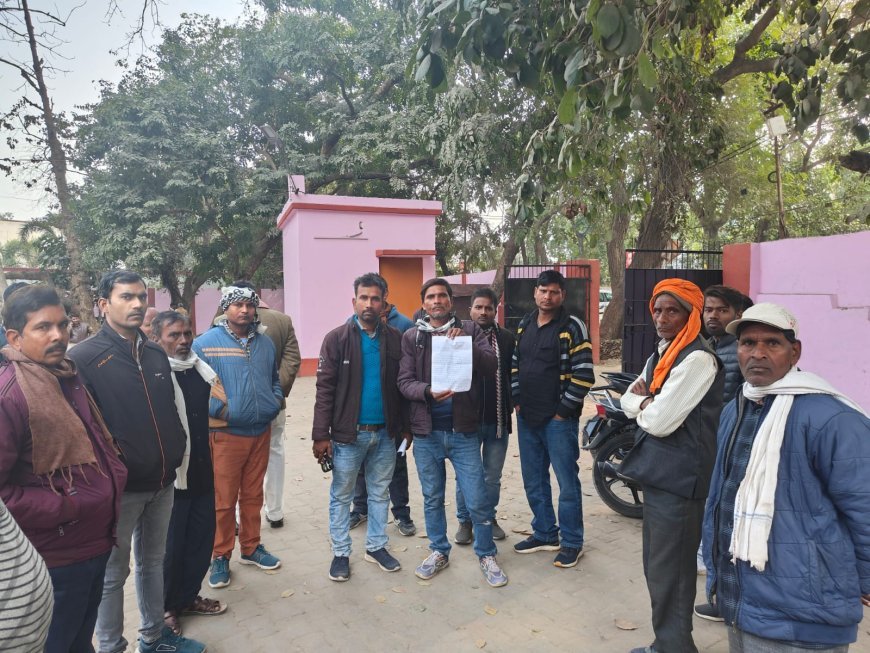 Lakhimpur : लखीमपुर खीरी में यूजीसी नियमों के खिलाफ सवर्ण समाज का धरना, एसडीएम धौरहरा को ज्ञापन सौंपा