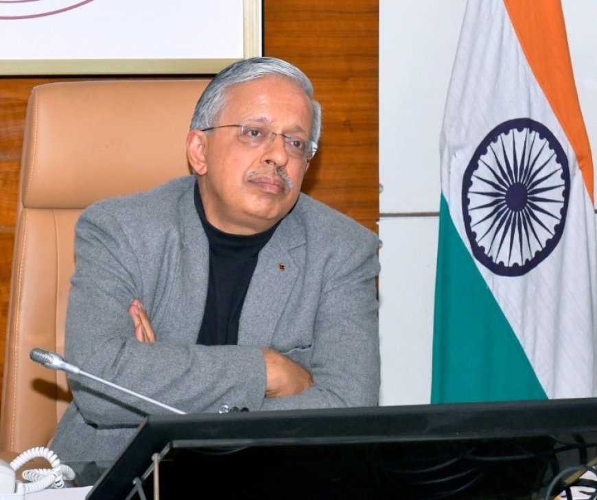 Lucknow : मुख्य सचिव ने वीडियो कॉन्फ्रेंसिंग से मंडलायुक्तों और जिलाधिकारियों के साथ की बैठक, योजनाओं की प्रगति की समीक्षा की