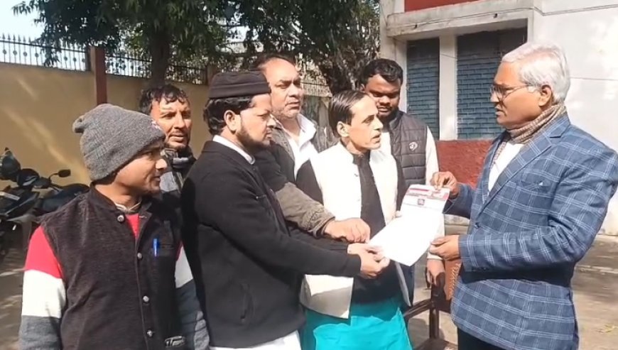 Sambhal : सम्भल में आवारा कुत्तों का आतंक, डॉग अटैक में कई लोग घायल, सपा नेता ने सौंपा ज्ञापन