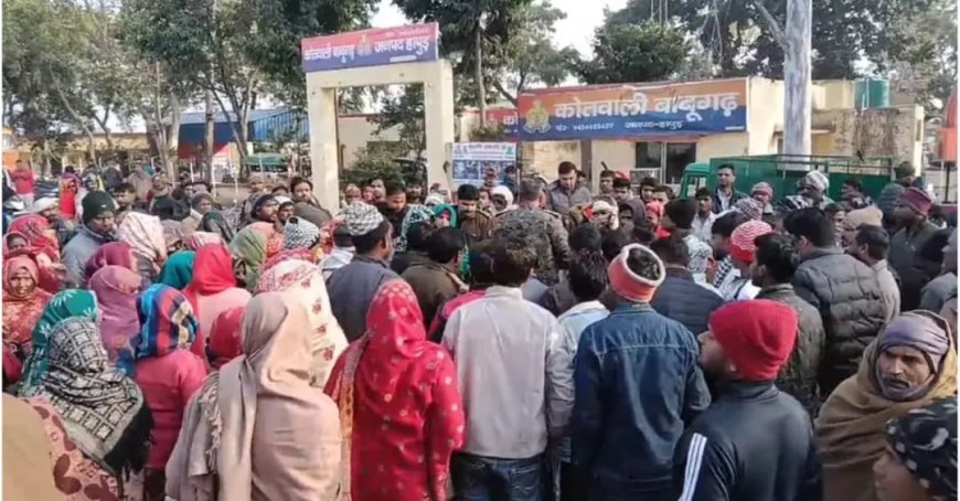 Hapur : उपैड़ा जंगल में आम के पेड़ पर लटका मिला मजदूर का शव, परिजनों ने लगाया हत्या का आरोप