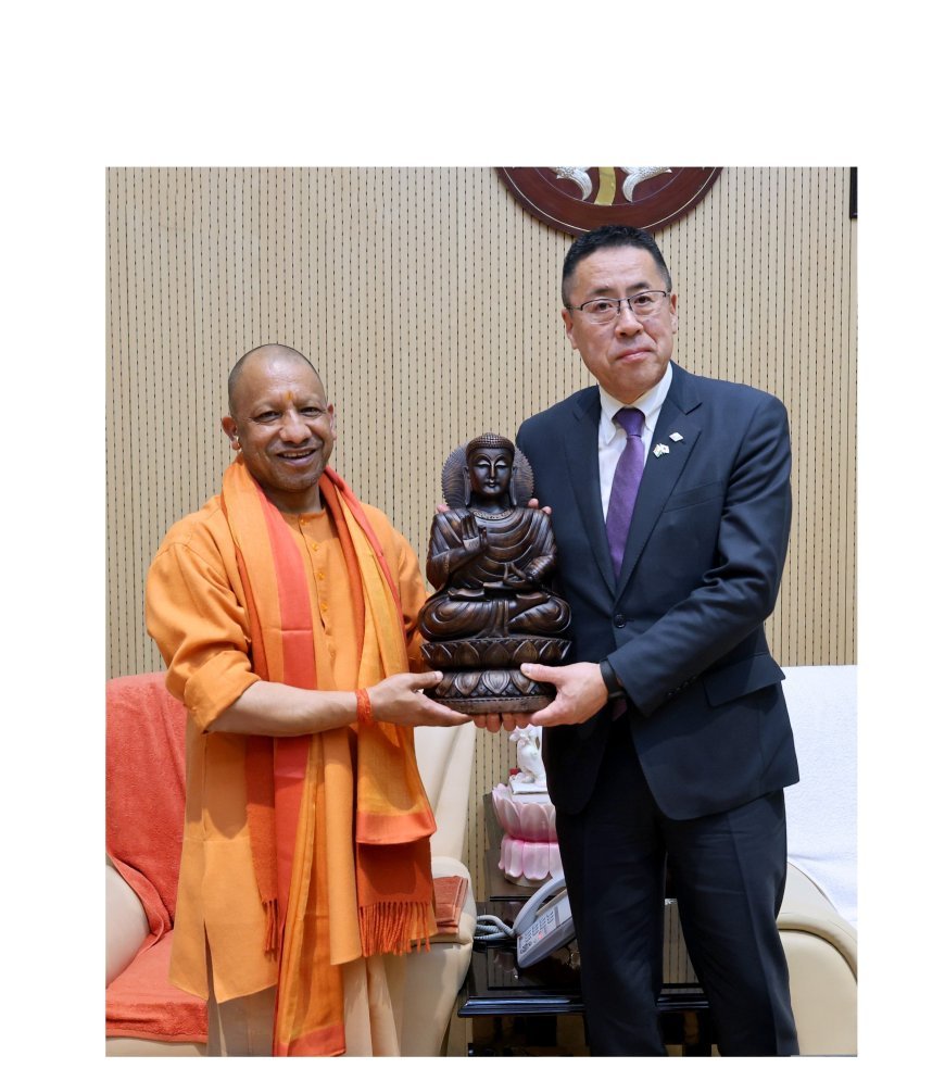 Lucknow : मुख्यमंत्री योगी आदित्यनाथ से जापान के यामानाशी प्रान्त के उप राज्यपाल ने की शिष्टाचार भेंट
