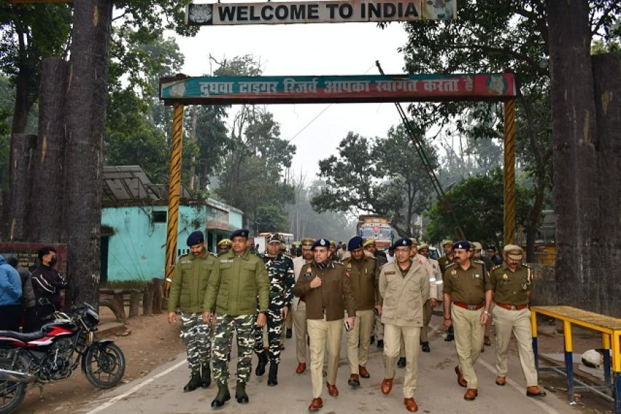 Lakhimpur Kheri: भारत-नेपाल सीमा: IG लखनऊ परिक्षेत्र ने गौरीफंटा चेकपोस्ट का जायजा लिया, तस्करी पर सख्ती के निर्देश। 
