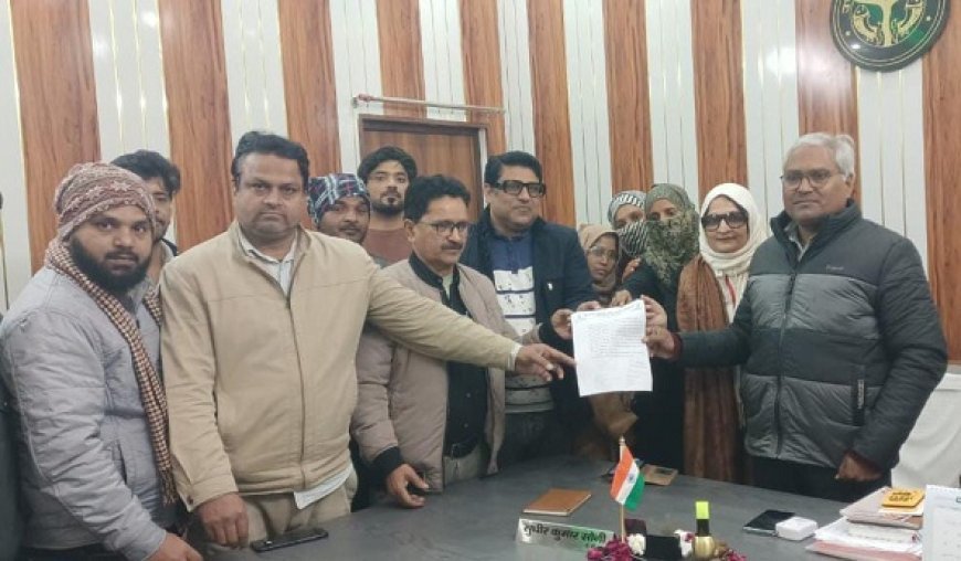 Sambhal: दशकों पुरानी मांग फिर उठी: सम्भल–गजरौला रेल लाइन को लेकर सिटी मजिस्ट्रेट को सौंपा गया ज्ञापन। 