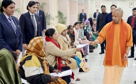 Lucknow: जनता दर्शन- अवैध कब्जा बर्दाश्त नहीं, दोषियों पर निरंतर करें कड़ी कार्रवाई- मुख्यमंत्री 