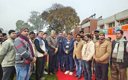 Sitapur : सीतापुर के 66 किसानों ने सीमैप लखनऊ मेले में औषधीय और सगंध पौधों की खेती सीखी