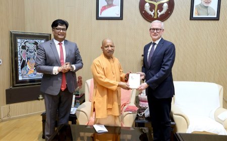 Lucknow : सिंगापुर की कम्पनी 'एपी मोलर माएर्स्क के प्रमुख ने की मुख्यमंत्री योगी आदित्यनाथ से मुलाकात, यूपी बन रहा विदेशी निवेशकों की पहली पसंद 