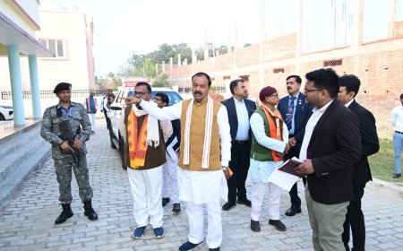 Lucknow : उप मुख्यमंत्री केशव प्रसाद मौर्य ने कौशांबी में तीर्थ यात्रियों के विश्रामालय का निरीक्षण किया