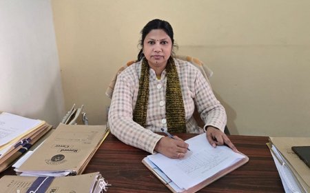 Hardoi: कोडीनयुक्त कफ सिरप एवं नारकोटिक औषधियों के दुरुपयोग पर सख्ती, फरवरी 2026 से थोक लाइसेंस का अनिवार्य सत्यापन। 