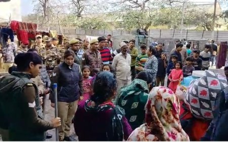 Sambhal : सम्भल में अवैध कब्जों पर प्रशासन का सख़्त एक्शन, काशीराम आवास कराए गए खाली