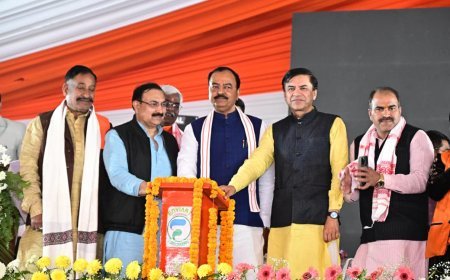 Lucknow : स्वयं सहायता समूह ग्रामीण अर्थव्यवस्था की रीढ़ बनेंगे, उत्तर प्रदेश लखपति दीदी लक्ष्य की ओर तेजी से बढ़ रहा है